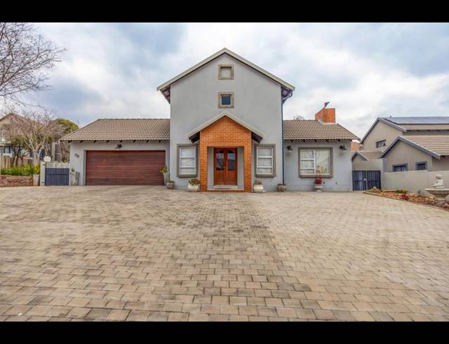 5 BEDROOM HOUSE FOR SALE IN COUNTRY VIEW ESTATE